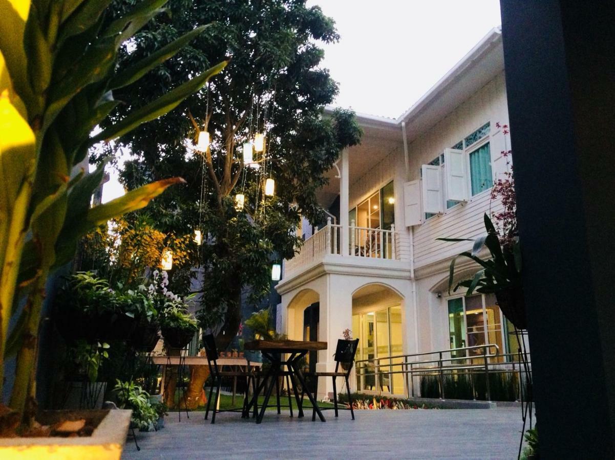 Lana Beds & Space Chiang Mai Buitenkant foto